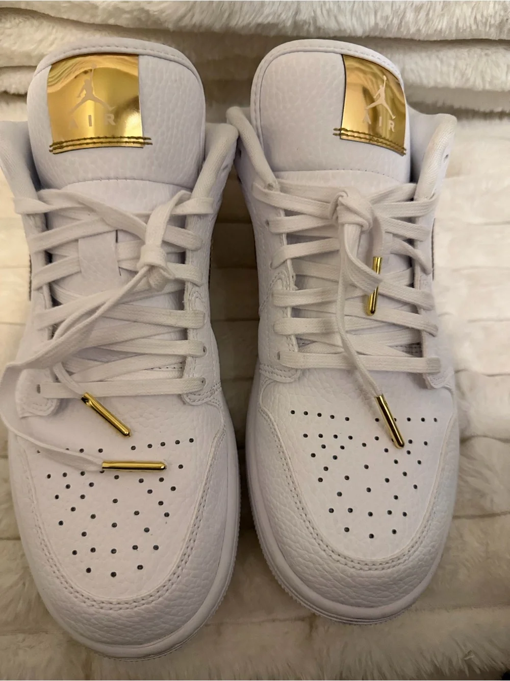 Women's Jordan 1 Low SE White/ Metallic Gold-White (CZ4776 100)